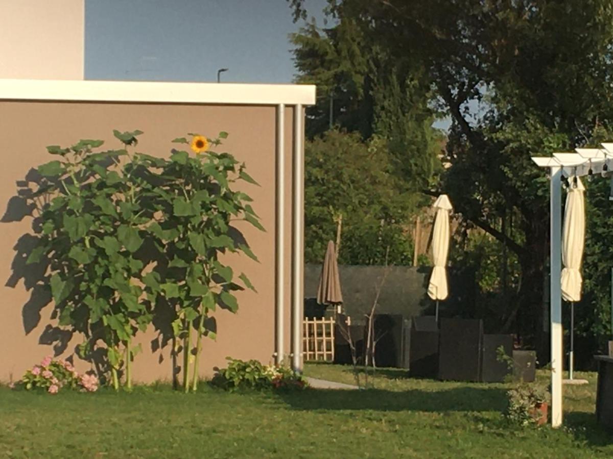 I Broletti Del Garda Hotel Pacengo Di Lazise Bagian luar foto